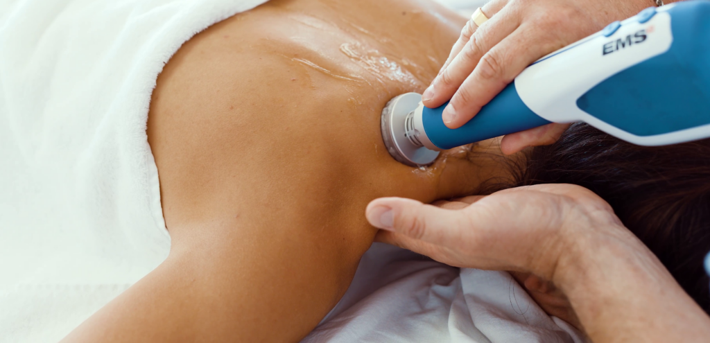 Shoulder Health & Recovery: How Shockwave Therapy Can Help 1 RSWT Upper back pain 4 e1742817746453